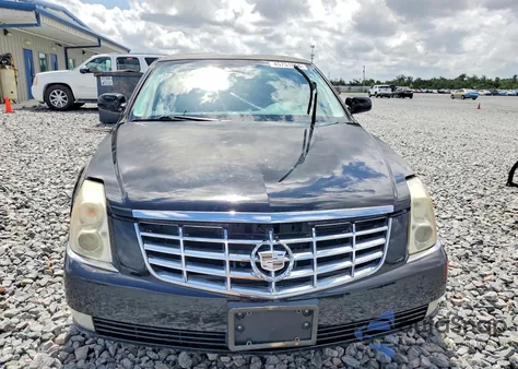 2010 Cadillac Dts Platinum z USA, uszkodzony, nr VIN 1G6KP5E97AU119041